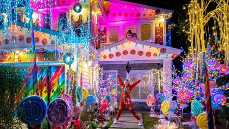 Jojo Siwa Christmas house tour.